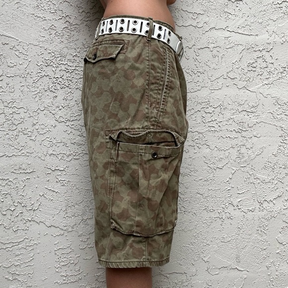 Y2k Baggy Camo Levi Cargo Shorts with Pockets - Picture 8 of 10